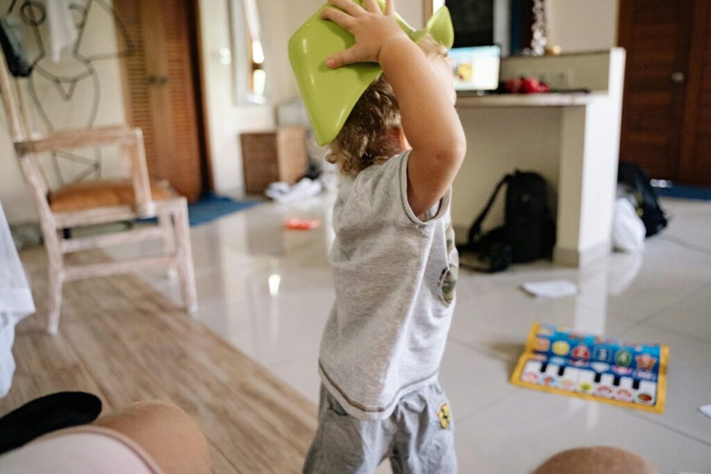 How to handle toddler meltdowns while managing parenting stress and messy house.