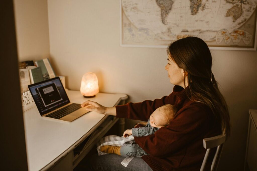 Learning how to fix baby sleep regression after a family vacation while managing a blog and dealing with parental exhaustion