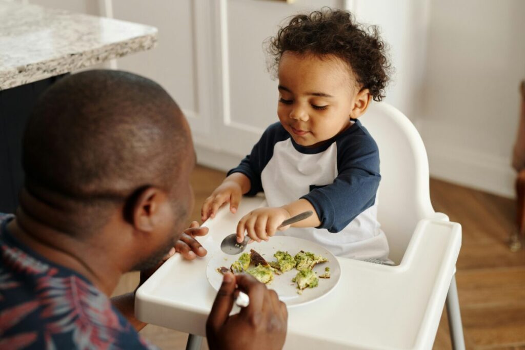 Healthy brain-power toddler plate with avocado and berries, featured in my healthy toddler recipes guide.